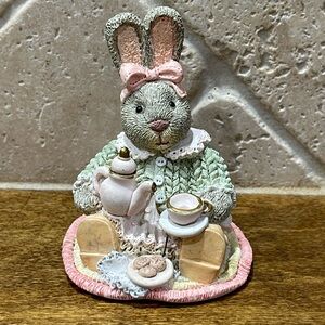 Honey bunny figurine
